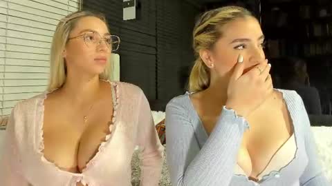 Snapshot of cuteanddesesperate chatting on 06/25/26, 05:12 WANNA SEE MORE OF TWINS online show from 06/25/26, 05:12