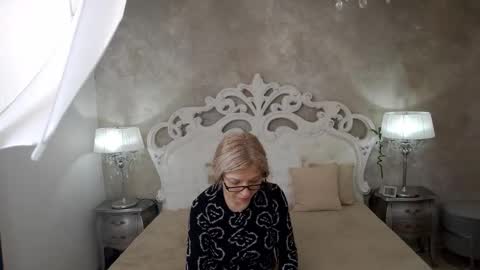 cuteangelina18 online show from 02/19/26, 12:01