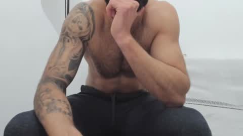 Snapshot of cuteeboy chatting on 02/17/25, 06:26 cuteeboy online show from 02/17/25, 06:26