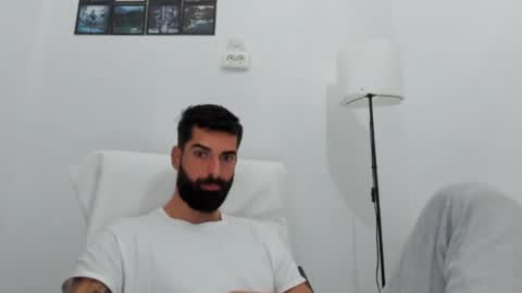 Snapshot of cuteeboy chatting on 10/17/25, 06:49 cuteeboy online show from 10/17/25, 06:49