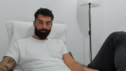 Snapshot of cuteeboy chatting on 10/21/25, 05:57 cuteeboy online show from 10/21/25, 05:57