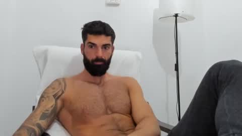 Snapshot of cuteeboy chatting on 10/25/25, 05:26 cuteeboy online show from 10/25/25, 05:26