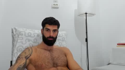 Snapshot of cuteeboy chatting on 11/13/25, 09:03 cuteeboy online show from 11/13/25, 09:03