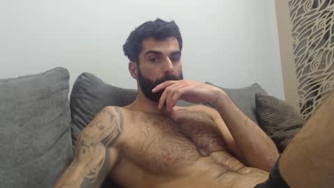 Snapshot of cuteeboy chatting on 11/15/25, 08:38 cuteeboy online show from 11/15/25, 08:38