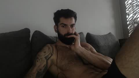 Snapshot of cuteeboy chatting on 11/16/25, 08:42 cuteeboy online show from 11/16/25, 08:42