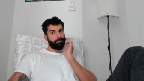 Snapshot of cuteeboy chatting on 11/17/25, 09:04 cuteeboy online show from 11/17/25, 09:04