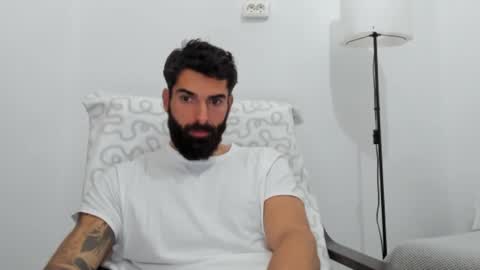 Snapshot of cuteeboy chatting on 11/20/25, 08:14 cuteeboy online show from 11/20/25, 08:14