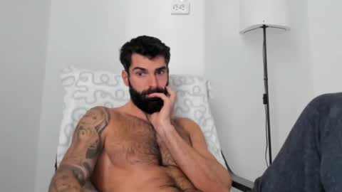 Snapshot of cuteeboy chatting on 11/21/25, 10:47 cuteeboy online show from 11/21/25, 10:47