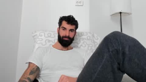 Snapshot of cuteeboy chatting on 11/24/25, 08:36 cuteeboy online show from 11/24/25, 08:36