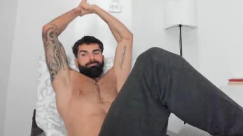 Snapshot of cuteeboy chatting on 11/26/25, 07:31 cuteeboy online show from 11/26/25, 07:31