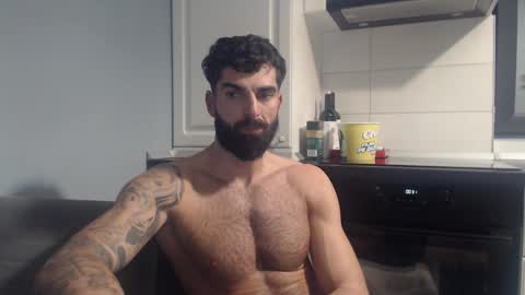 Snapshot of cuteeboy chatting on 12/04/25, 10:29 cuteeboy online show from 12/04/25, 10:29