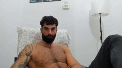 Snapshot of cuteeboy chatting on 12/13/25, 09:31 cuteeboy online show from 12/13/25, 09:31