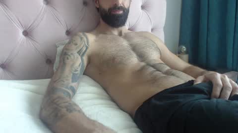 cuteeboy online show from 04/01/26, 01:41