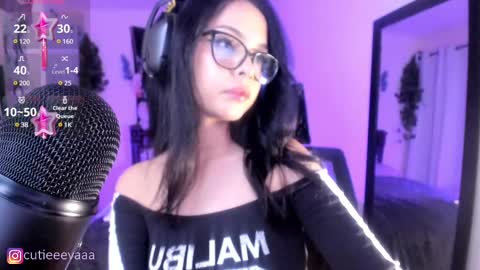 Snapshot of cuteeeva18 chatting on 02/28/25, 03:59 Eva online show from 02/28/25, 03:59