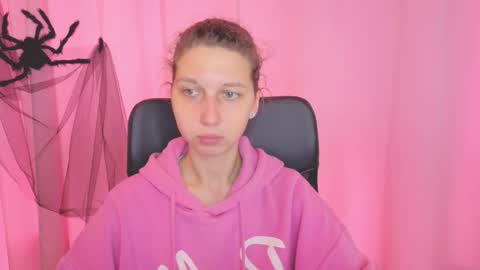 Elli online show from 10/27/25, 11:03