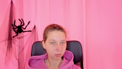 Elli online show from 11/13/25, 11:09