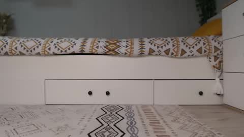 Snapshot of cuteemouse chatting on 09/20/25, 09:43 Anna online show from 09/20/25, 09:43