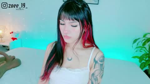 Zoe  online show from 04/15/26, 05:03