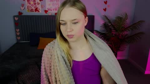 Snapshot of cutefever chatting on 05/22/26, 01:35 Amyy online show from 05/22/26, 01:35