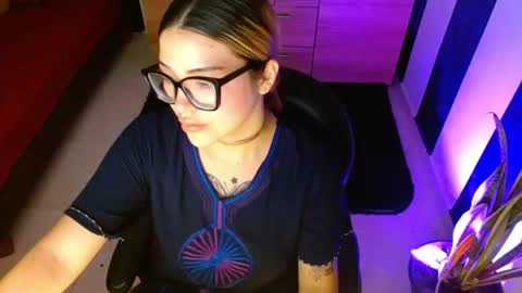 Snapshot of cuteisabella_a chatting on 07/03/26, 06:25 isabella online show from 07/03/26, 06:25