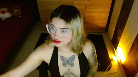 Snapshot of cuteisabella_a chatting on 07/14/26, 06:35 isabella online show from 07/14/26, 06:35