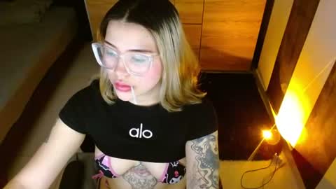 Snapshot of cuteisabella_a chatting on 07/17/26, 07:08 isabella online show from 07/17/26, 07:08