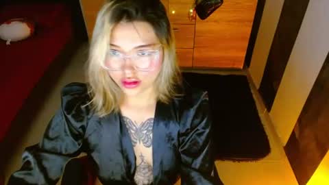 Snapshot of cuteisabella_a chatting on 07/24/26, 08:51 isabella online show from 07/24/26, 08:51