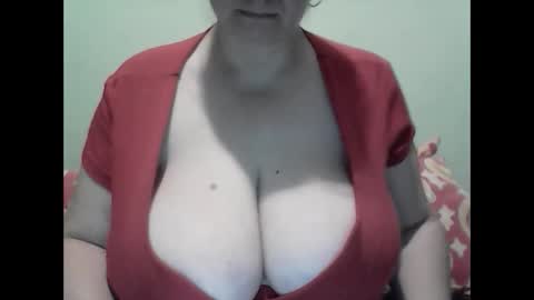 Snapshot of cutejessytom chatting on 01/15/25, 03:22 Jessy online show from 01/15/25, 03:22