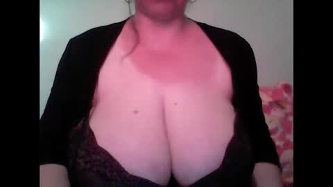 Snapshot of cutejessytom chatting on 02/06/25, 01:54 Jessy online show from 02/06/25, 01:54