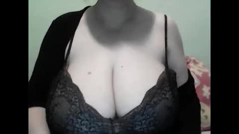 Snapshot of cutejessytom chatting on 02/13/25, 03:29 Jessy online show from 02/13/25, 03:29