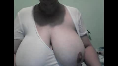 Snapshot of cutejessytom chatting on 09/11/25, 03:17 Jessy online show from 09/11/25, 03:17