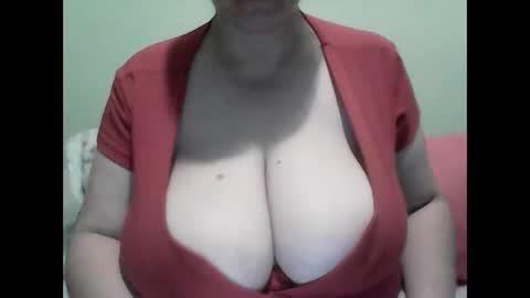 Snapshot of cutejessytom chatting on 01/07/26, 05:43 Jessy online show from 01/07/26, 05:43