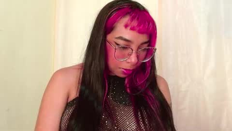 Snapshot of cutekairii chatting on 09/16/25, 02:01 Mishel online show from 09/16/25, 02:01