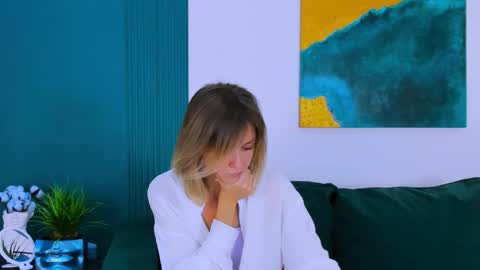 cutemirage online show from 10/03/25, 02:36