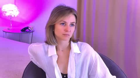 cutemirage online show from 10/22/25, 02:28