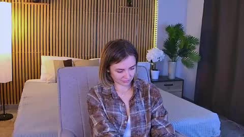 cutemirage online show from 04/18/26, 07:07