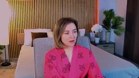 cutemirage online show from 04/23/26, 02:52