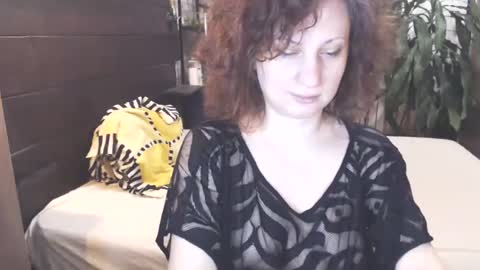 Snapshot of cutemoan chatting on 01/21/25, 10:19 Rita online show from 01/21/25, 10:19