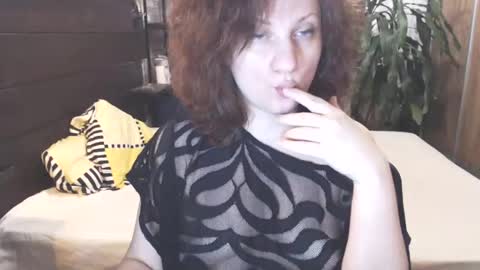 Snapshot of cutemoan chatting on 01/31/25, 10:31 Rita online show from 01/31/25, 10:31