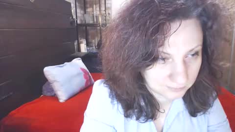 Snapshot of cutemoan chatting on 10/22/25, 10:09 Rita online show from 10/22/25, 10:09