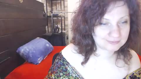 Snapshot of cutemoan chatting on 02/12/26, 10:38 Rita online show from 02/12/26, 10:38