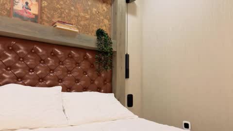 Kim online show from 11/24/25, 01:33