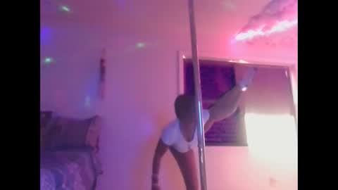 Snapshot of cuteshotkiki chatting on 12/22/25, 04:59 mary mack online show from 12/22/25, 04:59