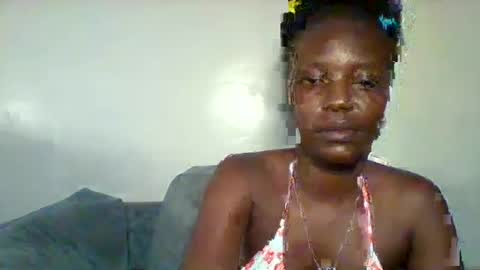 cutey_lunar online show from 10/05/25, 04:38