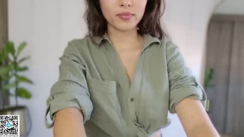 Snapshot of cutie18_angel chatting on 05/06/26, 09:09 angela online show from 05/06/26, 09:09