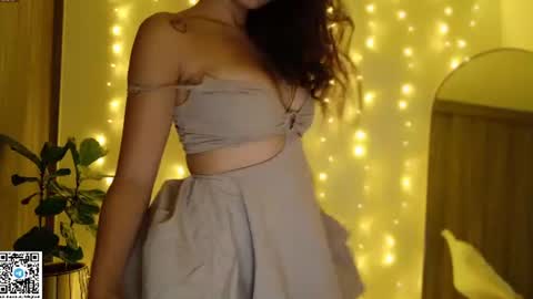 Snapshot of cutie18_angel chatting on 07/08/26, 12:48 angela online show from 07/08/26, 12:48