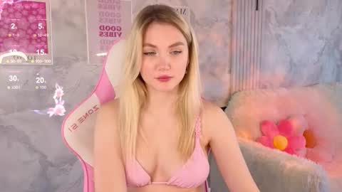 HelloMy name Eva online show from 02/20/26, 06:19