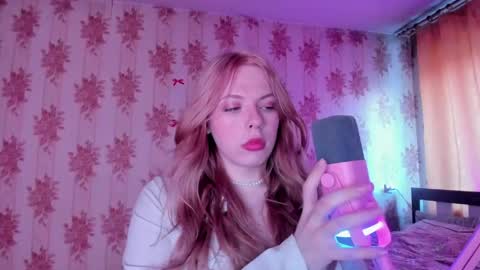 Snapshot of cutie_bambi_ chatting on 06/08/26, 12:05 Bambi online show from 06/08/26, 12:05