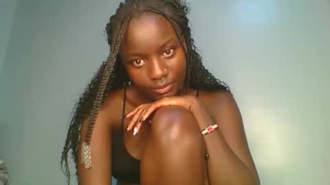 Snapshot of cutie_choco chatting on 11/13/25, 05:45 cutie_choco online show from 11/13/25, 05:45