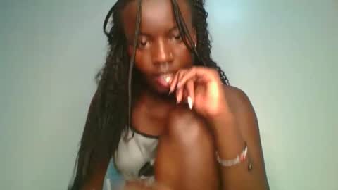 Snapshot of cutie_choco chatting on 11/18/25, 04:33 cutie_choco online show from 11/18/25, 04:33